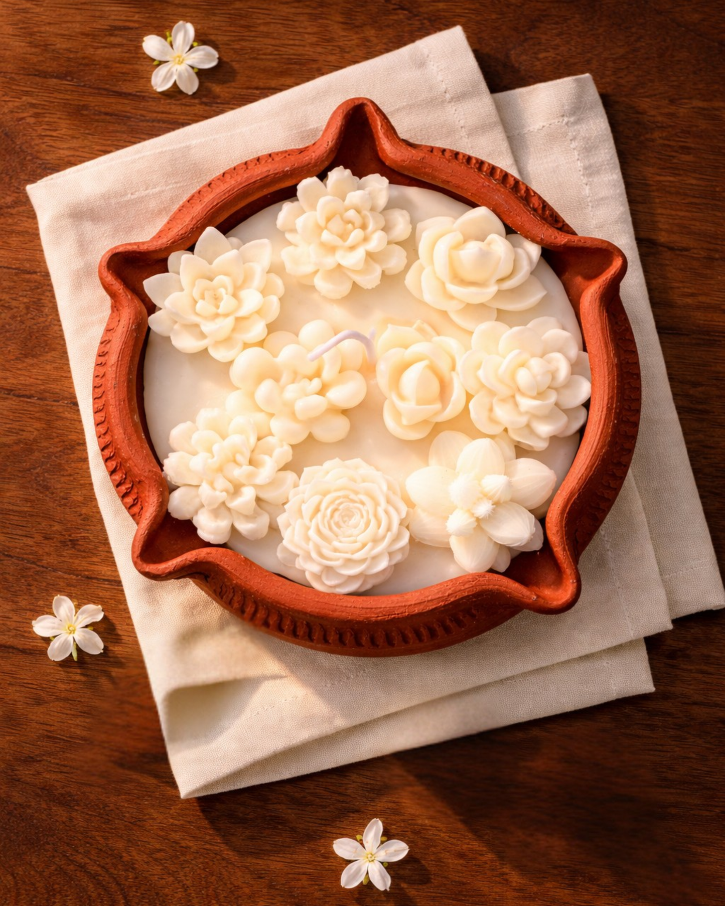 Mitti & Bloom — Sculpted Botanical Candle