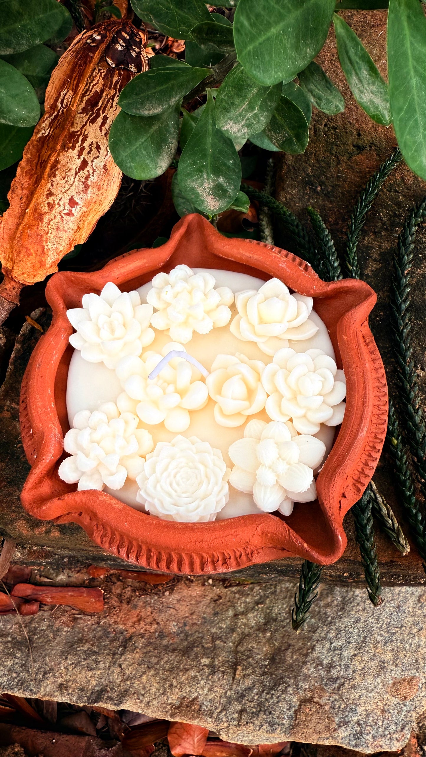 Mitti Bloom - Handcrafted Sculpted Botanical Soy Wax Candle